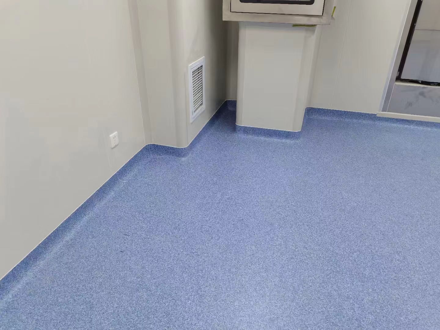 新型軟質地面材料PVC塑膠地板的優勢